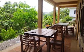 Bennys Home Villa